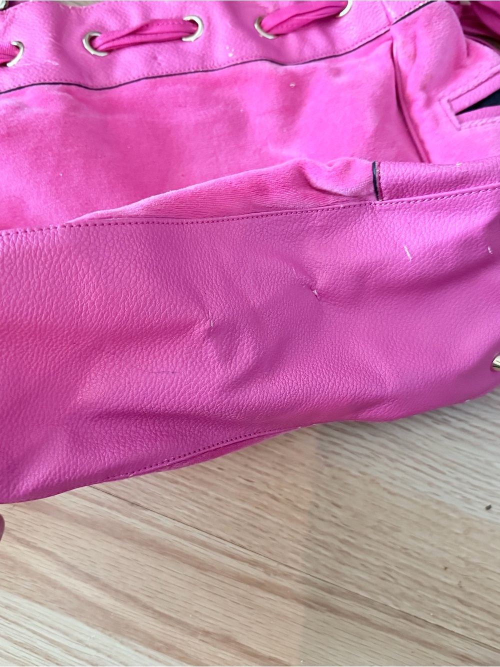 Juicy Couture vintage Bright Pink Embroidered Shoulder Bag - Picture 5 of 7